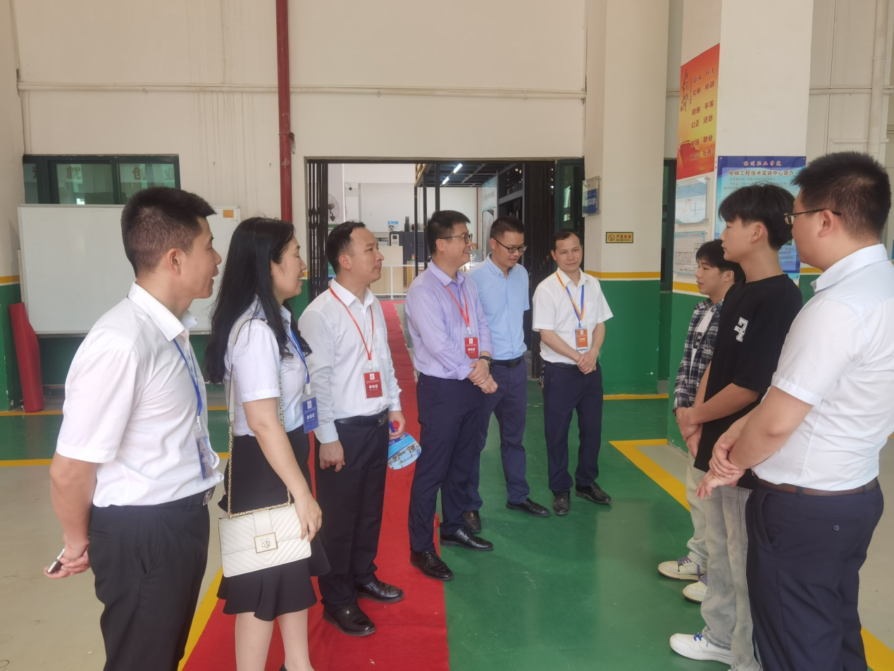 菠菜信誉平台集合网到梧州开展毕业生回访活动