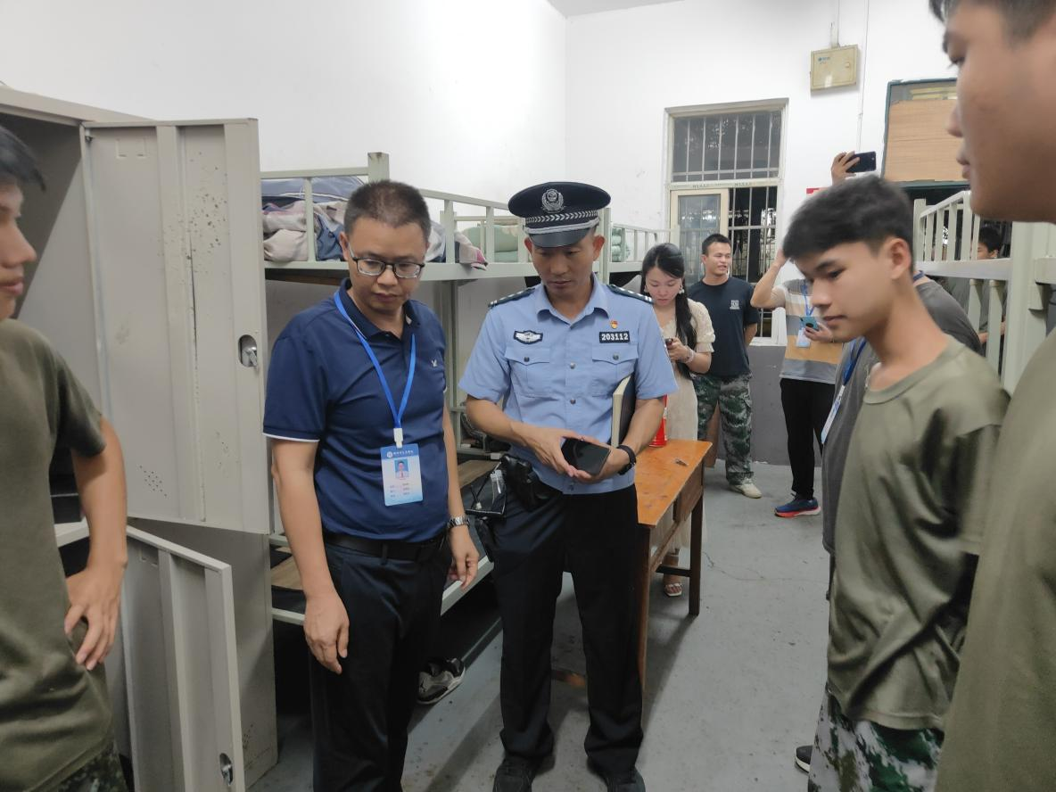 校警齐心，共创和谐 | 河西派出所到我校开展校园治安检查